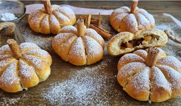 Τέλειο και υγιεινό γλυκάκι: Ψωμάκια μπριός κολοκύθας με μήλα, χωρίς ζάχαρη