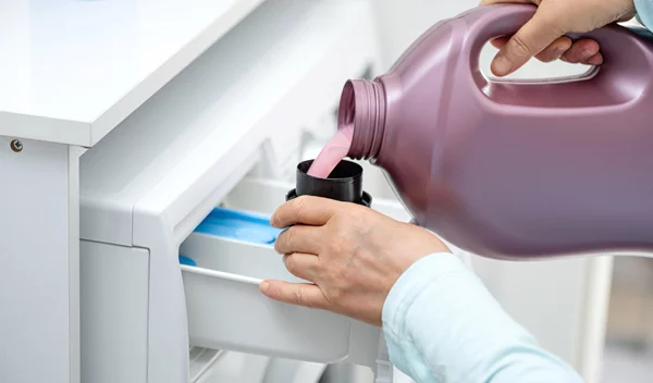 Φτιάξε το δικό σου μαλακτικό ρούχων με μόνο 3 υλικά!