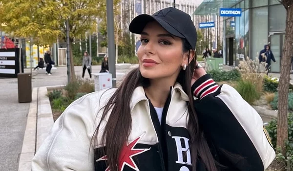 Η Νικολέττα Ράλλη μοιράζεται την πρωτεϊνική εκδοχή του σπανακόρυζου – με τι αντικαθιστά το ρύζι για φουλ πρωτεΐνη;