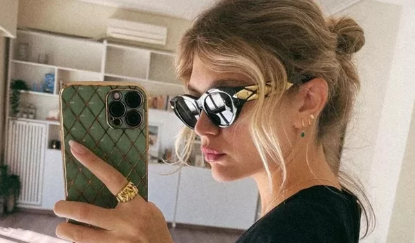 Φθινοπωρινό μανικιούρ: Το κλασικό χρώμα που υιοθετούν όλες οι Ελληνίδες celebrities