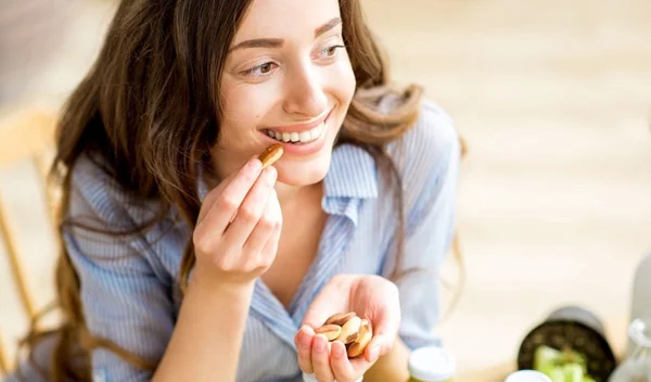 Μειώνει την όρεξη: To σνακ που θα σε βοηθήσει να χάσεις 7 επιπλέον κιλά χωρίς προσπάθεια