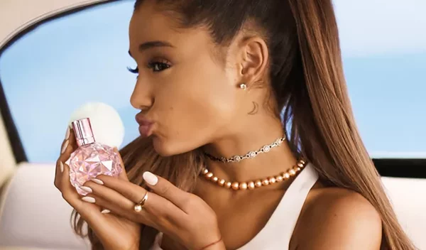 5 πολυτελή αρώματα που θα κάνουν τους πάντες να αναρωτιούνται τι φοράς