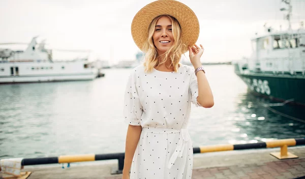 5 styling tips που θα φέρουν το καλοκαίρι στο ντύσιμό σου