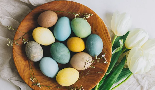 Πασχαλινά αυγά: Πώς να φτιάξεις βαφή με φυσικά υλικά