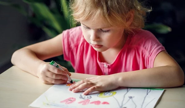 Τι αποκαλύπτουν οι ζωγραφιές των παιδιών για τα συναισθήματά τους;