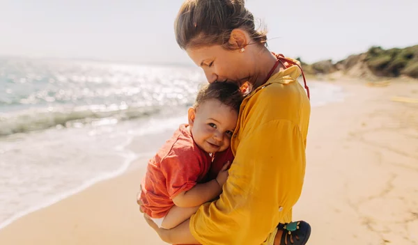 11 μικρά πράγματα που μπορείτε να κάνετε με το παιδί σας το καλοκαίρι
