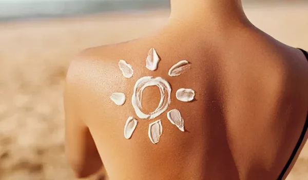 Τα 10 καλύτερα αντηλιακά σώματος που θα βρεις αυτή τη στιγμή στην αγορά