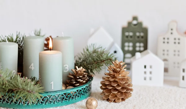 10 αρωματικά, festive κεριά που θα σε βάλουν αμέσως σε xmas mood