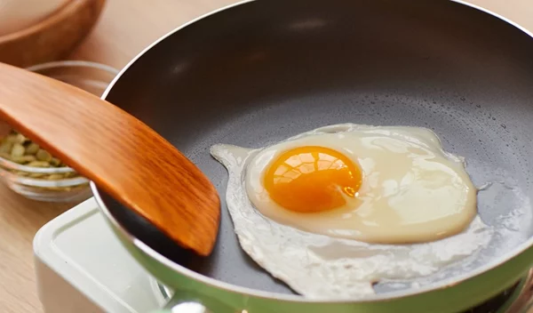 Αυγά ή ασπράδια; Ποιο είναι πιο κατάλληλο για υγεία και διατροφή;