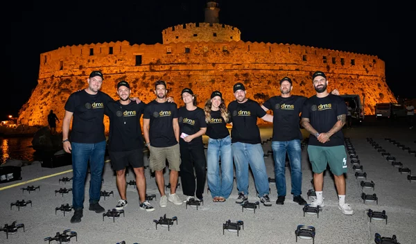 Το μεγαλύτερο drone show στην Ελλάδα: Ο Κολοσσός της Ρόδου "αναστήθηκε" στον ουρανό με 1.000 drones