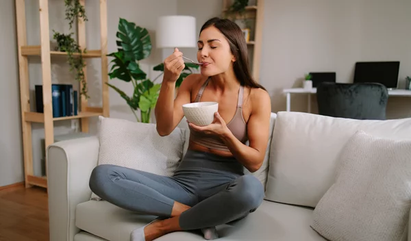 Το τέλειο ωράριο γευμάτων: Για ενέργεια, καλή διάθεση και καλύτερο ύπνο