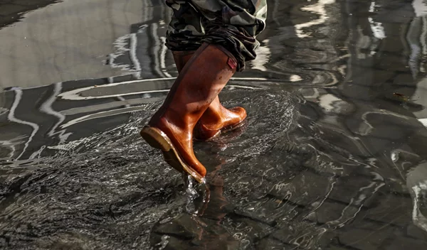 Oι πιθανότεροι κίνδυνοι για την υγεία του πληθυσμού μετά τις πλημμύρες