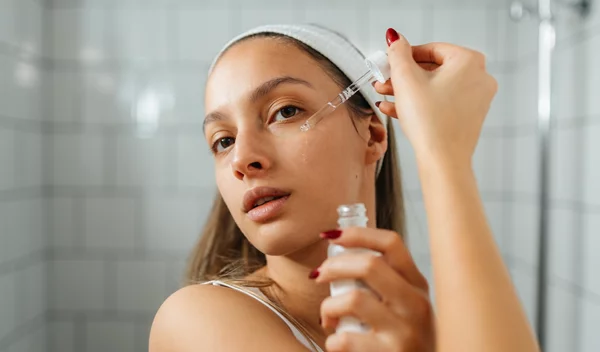 Το συχνό λάθος που κάνεις και βάζεις πιο βαριά προϊόντα στο skincare σου