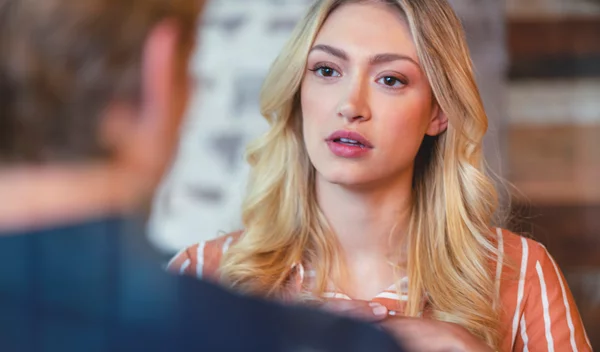 Το κόλπο για να καταλάβεις πότε κάποιος λέει ψέματα