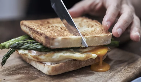 Με τι αντικαθιστώ τα αλλαντικά στο βραδινό μου τοστ | Η αγαπημένη μου επιλογή