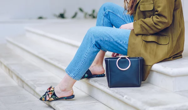 Τα πιο ωραία παπούτσια για γυναίκες που λατρεύουν το μίνιμαλ στιλ