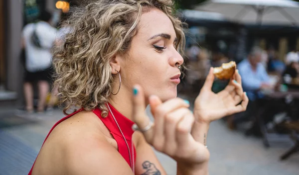 Μόνο ένα γεύμα την ημέρα: Είναι ασφαλής συνήθεια και πόσο μπορεί να βοηθήσει στην απώλεια βάρους;