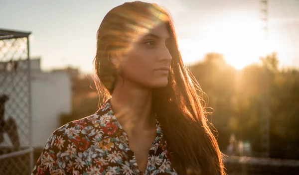 Πώς απορροφάται καλύτερα η βιταμίνη D; Από τον ήλιο, τις τροφές ή τα συμπληρώματα;