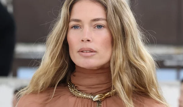 10 προϊόντα μακιγιάζ με λιγότερα από 10 ευρώ για να δημιουργήσεις τη βάση του νεσεσέρ σου