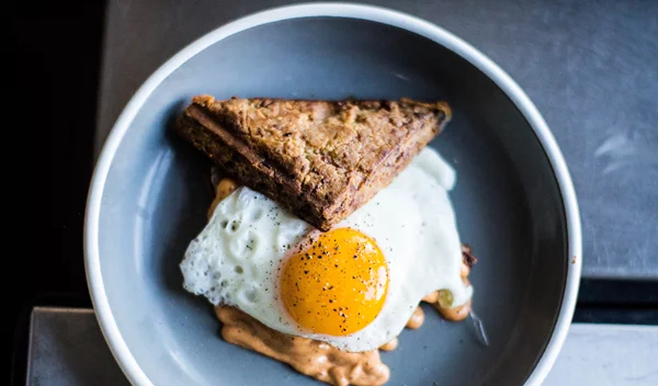 Είναι τα αυγά η πιο υγιεινή τροφή; Και πώς επηρεάζουν θετικά τις ορμόνες σου;