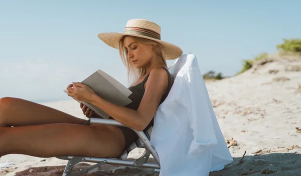 Μόνη αλλά όχι μοναχική: Πότε το να είσαι με τον εαυτό σου είναι αυτοφροντίδα;