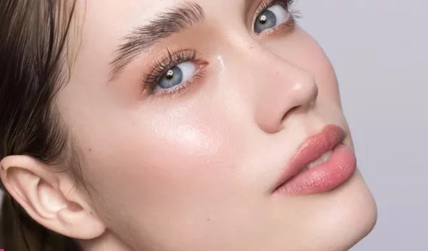 10 ήπια απολεπιστικά προσώπου για την πιο λαμπερή, μεταξένια επιδερμίδα ever