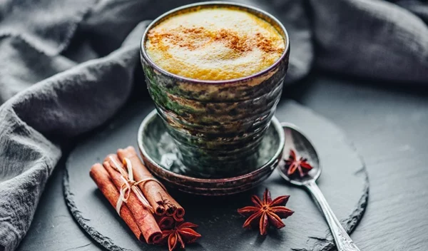 Ο κουρκουμάς στη διατροφή μας: Τα οφέλη του και ο συνδυασμός για μέγιστη απόδοση