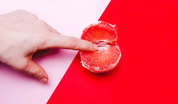 4 πράγματα που δείχνουν ότι μάλλον το παρακάνεις με την αυτοϊκανοποίηση