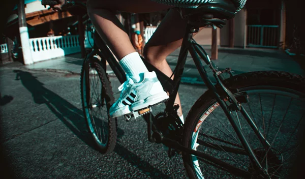 Αδυνάτισμα με περπάτημα ή ποδήλατο; Ποια άσκηση καίει περισσότερες θερμίδες;