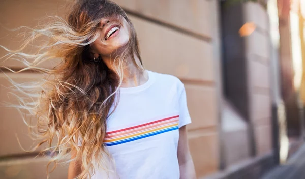 O πιο συχνός λόγος που δεν μακραίνουν τα μαλλιά μας