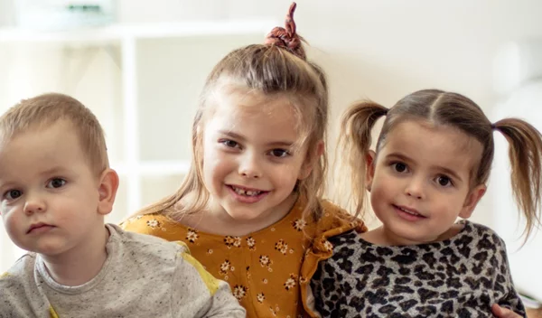 "Τα διαφορετικά παιδιά, τριανταφυλλιές με αγκάθια": Το κείμενο ενός εκπαιδευτικού που συγκινεί…