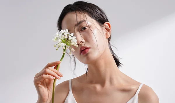 Βρήκαμε το serum με βιταμίνη C που λατρεύουν οι Κορεάτισσες