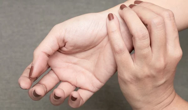 "Πώς θα μετρήσω τους σφυγμούς μου"; Aυτός είναι ο σωστός τρόπος