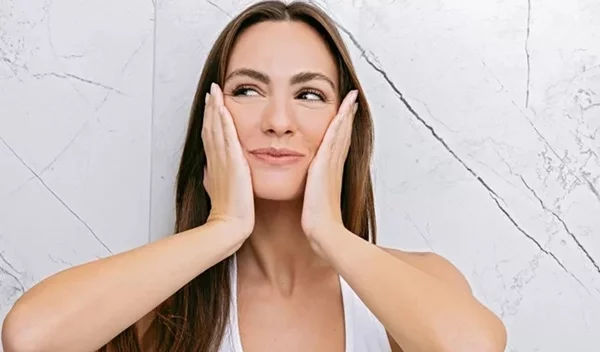 French Girl Glow | Το μυστικό της Μαρίας Παπαγεωργίου για μια επιδερμίδα που ακτινοβολεί υγεία και νεότητα