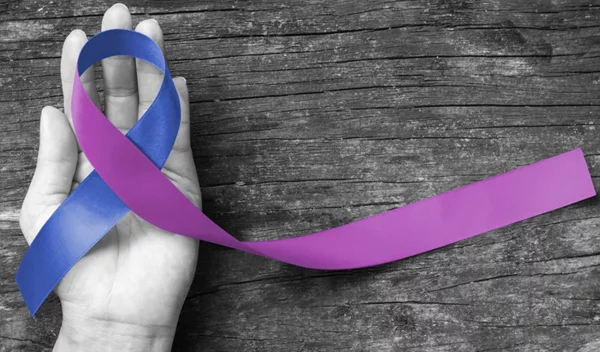 Παγκόσμια Ημέρα για την Αρθρίτιδα - το νόσημα που "προτιμά" τις γυναίκες