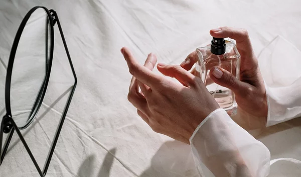 5 "λευκά" αρώματα φρεσκάδας που θα βρεις σε κάθε φαρμακείο