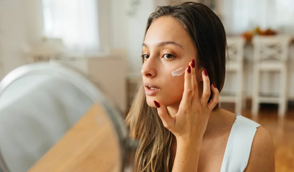 Το λάθος που κάνεις και νομίζεις ότι έχεις "ξηρό δέρμα"