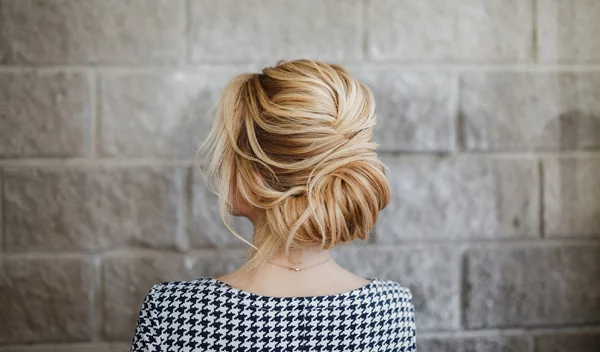 Το χτένισμα που θα σε κάνει να μοιάζεις με αυθεντική Παριζιάνα