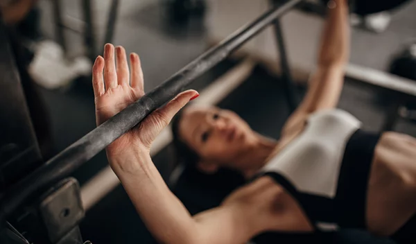 Συχνά λάθη στην τεχνική ανύψωσης οριζόντιας μπάρας σε πάγκο