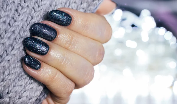 9 ιδέες για ένα σούπερ γιορτινό μανικιούρ τα Χριστούγεννα