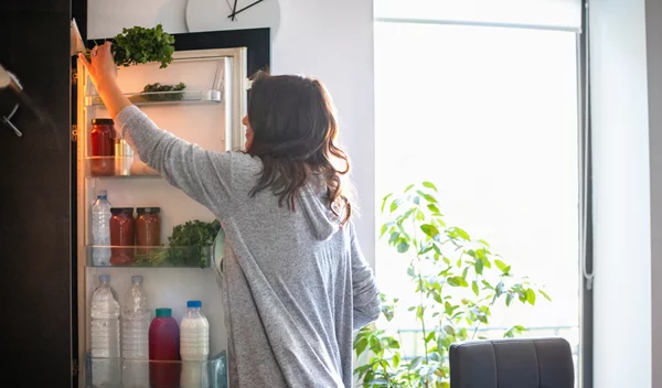 Τα λάθη που κάνεις με τη διάταξη των τροφίμων στο ψυγείο