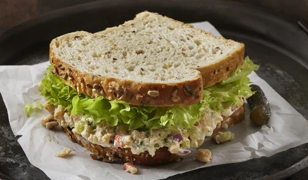 Τοστάκι για βραδινό; Η ελαφριά εκδοχή που προτιμώ (και με κάνει να μη θέλω junk food)