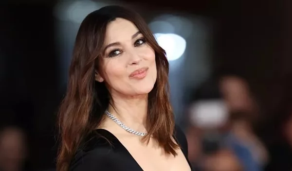 Αντί για botox: Τα "έξυπνα" κουρέματα που κρύβουν τις ρυτίδες