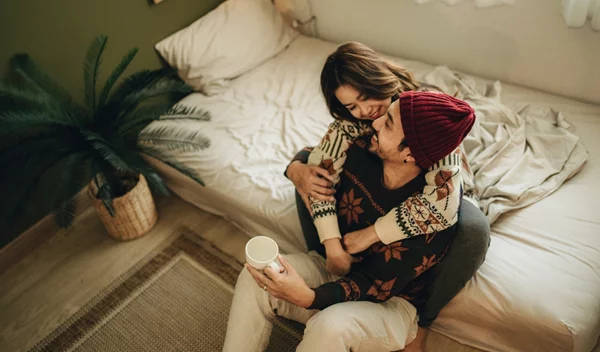 Ημερήσιες προβλέψεις 09/12: Ποια ζώδια ευνοούνται σήμερα;