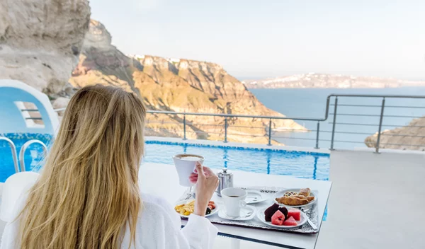 Πώς να μην πάρω κιλά το καλοκαίρι; Ακολούθησε αυτές τις 4 βασικές συμβουλές