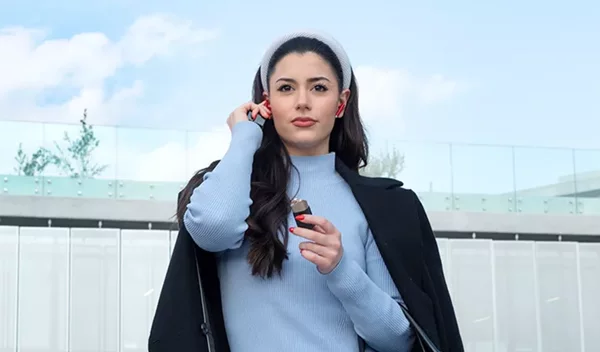 HUAWEI FreeBuds Lipstick: Τα ακουστικά που έδωσαν στον ήχο κομψότητα και πολυτέλεια
