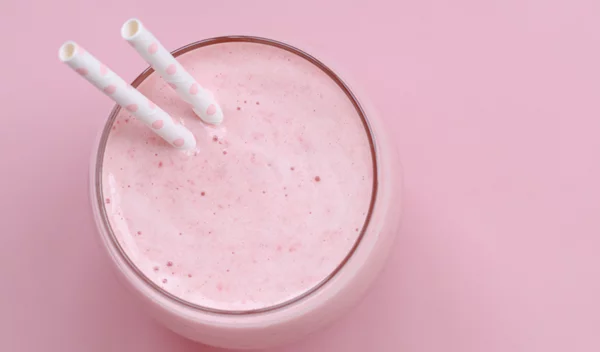 Τρεις συνταγές για απολαυστικά shakes με superfoods