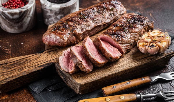 Το μεγάλο δίλημμα: Αρνί ή κατσίκι για το Πασχαλινό τραπέζι;