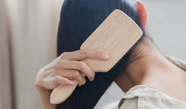 4 χτενίσματα που κάνουν τα λεπτά μαλλιά να δείχνουν πιο πλούσια