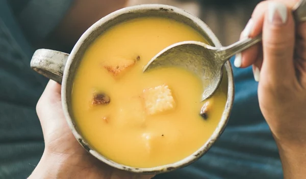 Τι να φάω αν είμαι άρρωστη; 7 απαραίτητες τροφές που θα σου κάνουν καλό